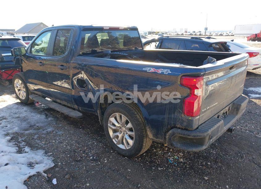 Photo 3 of 2022 Chevrolet Silverado 1500 4WD DOUBLE CAB STANDARD BED CUSTOM (VIN 1GCRDBEK3NZ510976)