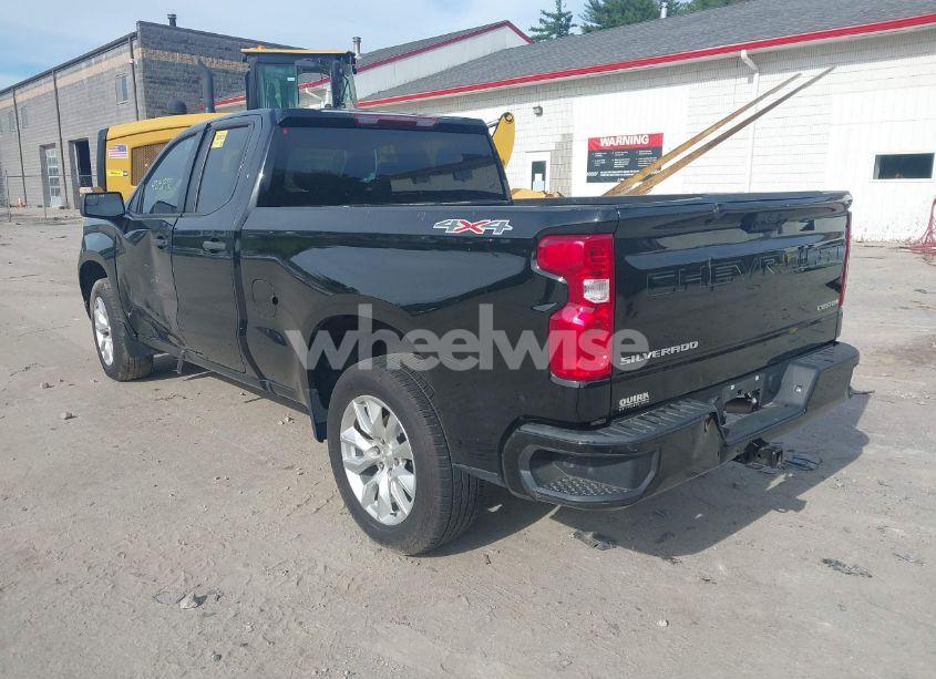 Photo 3 of 2023 Chevrolet Silverado 1500 4WD DOUBLE CAB STANDARD BED CUSTOM (VIN 1GCRDBEK3PZ231482)