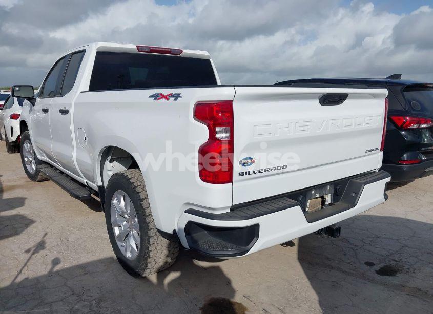 Photo 3 of 2023 Chevrolet Silverado 1500 4WD DOUBLE CAB STANDARD BED CUSTOM (VIN 1GCRDBEK5PZ110677)