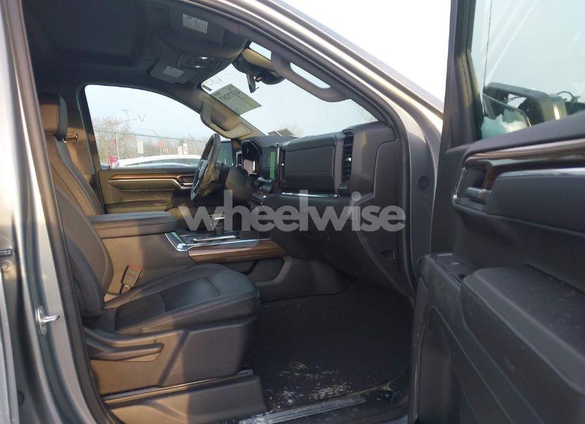 Photo 5 of 2024 Chevrolet Silverado 1500 4WD DOUBLE CAB STANDARD BED LT (VIN 1GCRDDED6RZ212229)