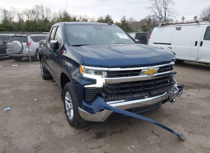 2022 Chevrolet Silverado 1500 4WD STANDARD BED LT (VIN 1GCRDDED7NZ582115) main photo
