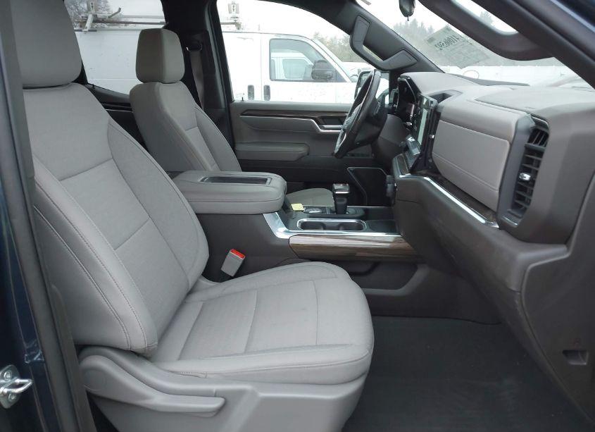 Photo 5 of 2022 Chevrolet Silverado 1500 4WD STANDARD BED LT (VIN 1GCRDDED7NZ582115)