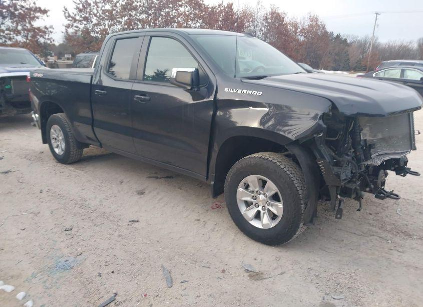 2024 Chevrolet Silverado 1500 4WD DOUBLE CAB STANDARD BED LT (VIN 1GCRDDED8RZ172557) main photo