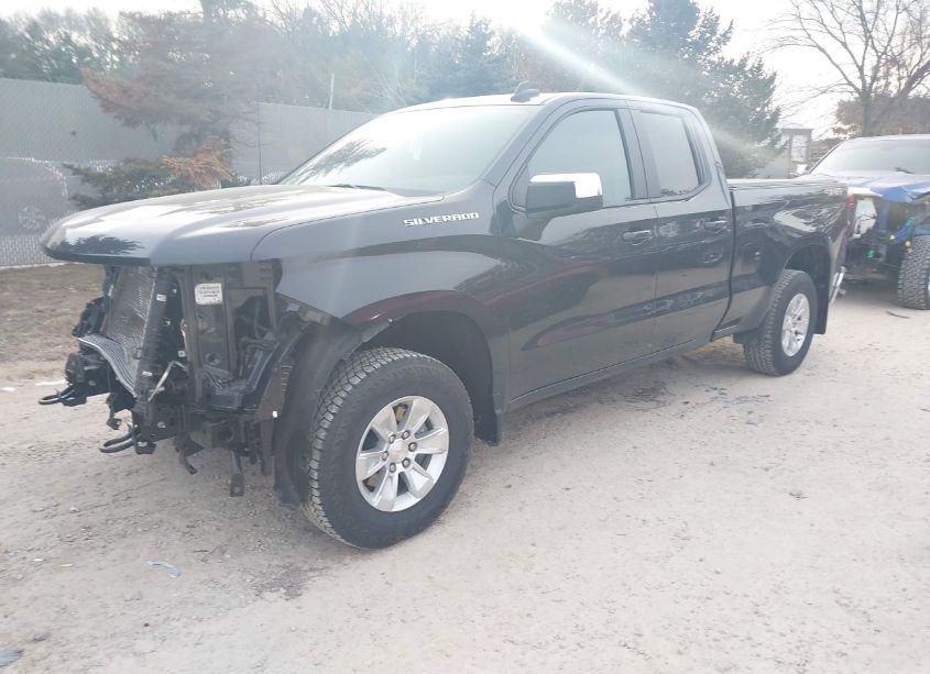 Photo 2 of 2024 Chevrolet Silverado 1500 4WD DOUBLE CAB STANDARD BED LT (VIN 1GCRDDED8RZ172557)