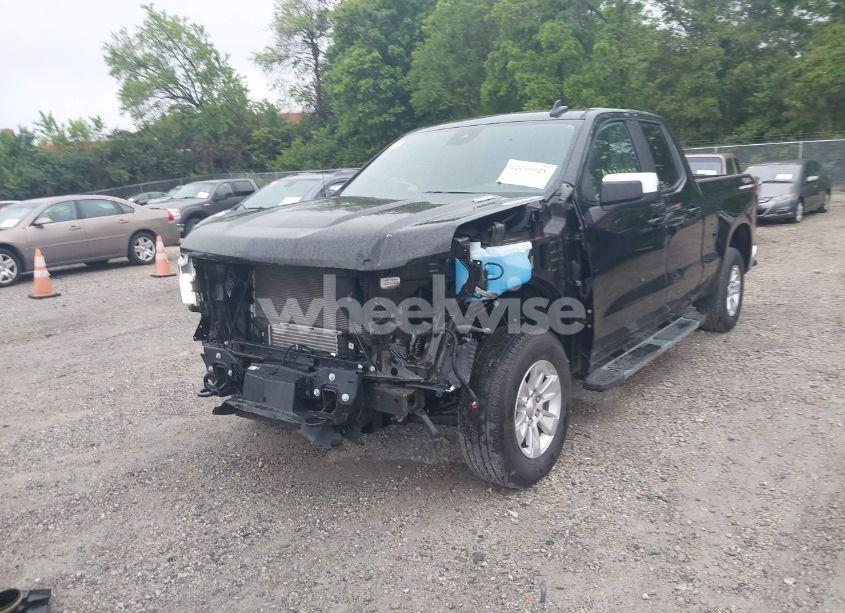 Photo 2 of 2024 Chevrolet Silverado 1500 4WD DOUBLE CAB STANDARD BED LT (VIN 1GCRDDEK3RZ339597)