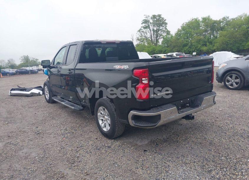 Photo 3 of 2024 Chevrolet Silverado 1500 4WD DOUBLE CAB STANDARD BED LT (VIN 1GCRDDEK3RZ339597)