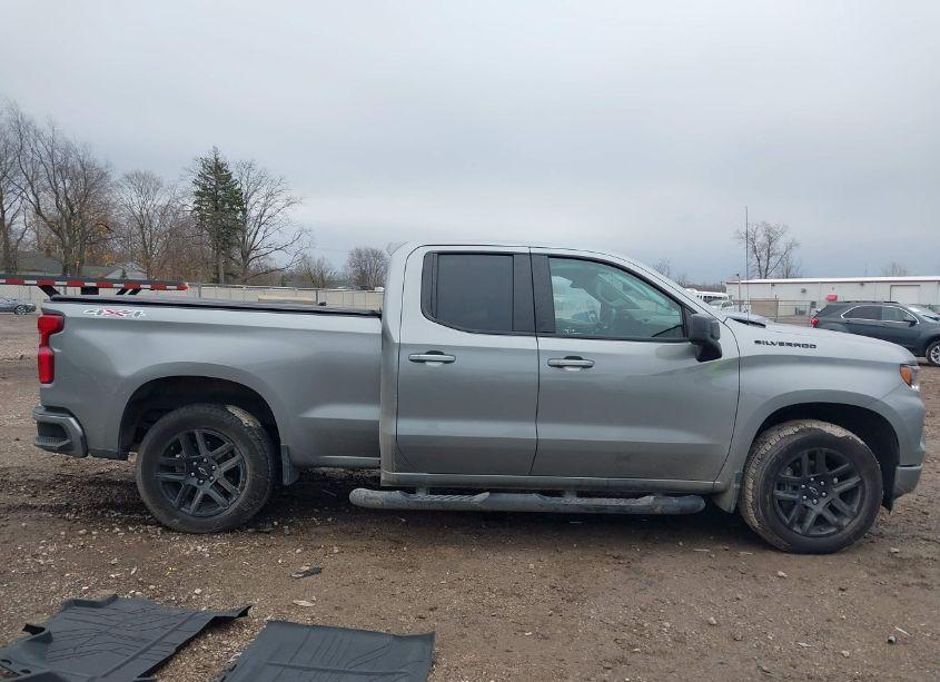 Photo 13 of 2023 Chevrolet Silverado 1500 4WD STANDARD BED RST (VIN 1GCRDEEDXPZ323417)