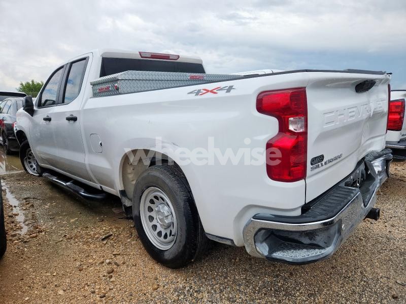 Photo 4 of 2025 CHEVROLET SILVERADO K1500 (VIN 1GCRKAEK0SZ198062)