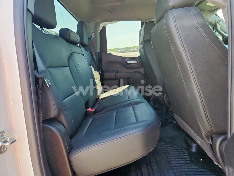 Photo 5 of 2025 CHEVROLET SILVERADO K1500 (VIN 1GCRKAEK0SZ198062)