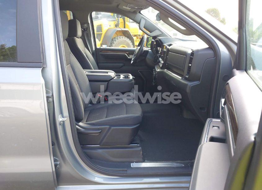 Photo 5 of 2025 Chevrolet Silverado 1500 4WD DOUBLE CAB STANDARD BED LT WITH 2FT (VIN 1GCRKKEK0SZ131113)