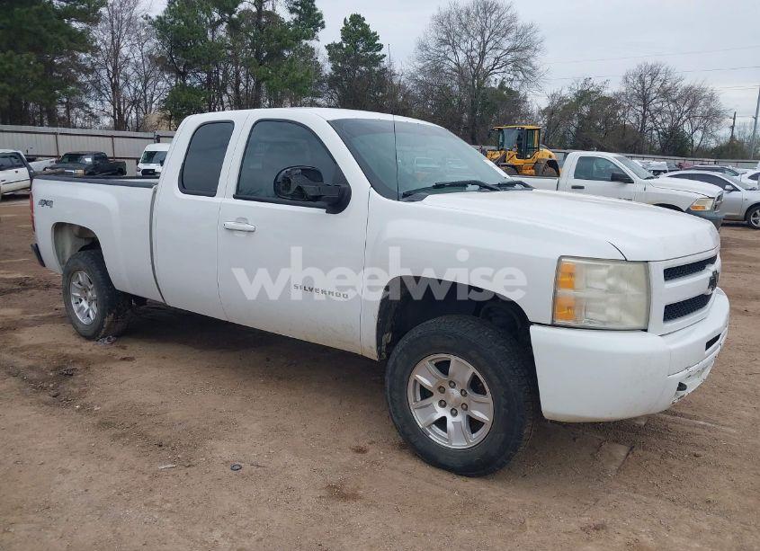 2011 Chevrolet Silverado 1500 WORK TRUCK (VIN 1GCRKPE37BZ392695) main photo