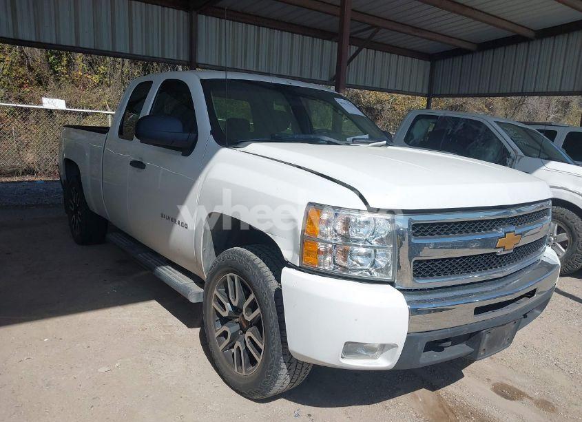 2011 Chevrolet Silverado 1500 WORK TRUCK (VIN 1GCRKPEA6BZ334379) main photo