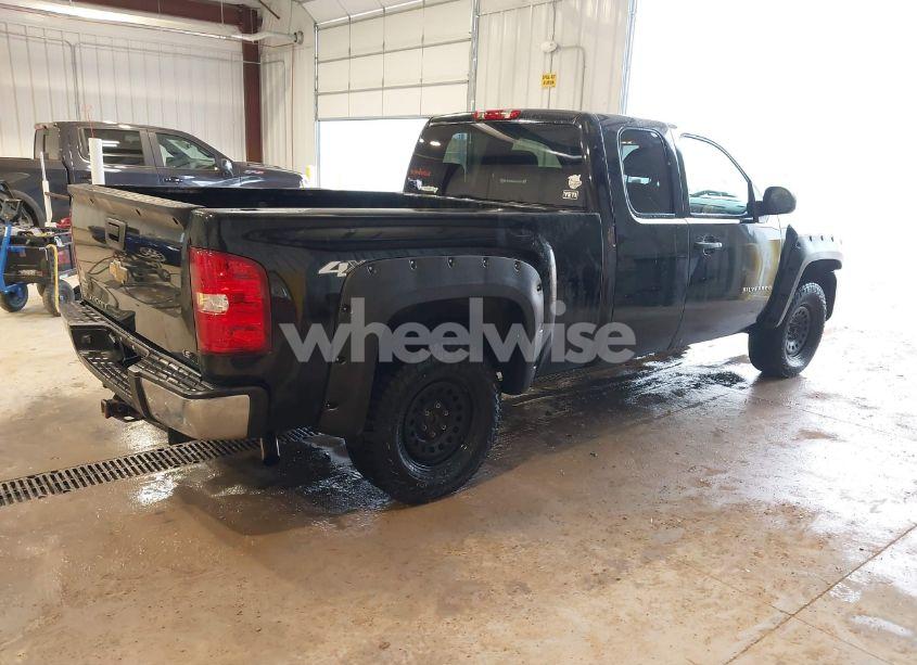 Photo 4 of 2011 Chevrolet Silverado 1500 LS (VIN 1GCRKREA0BZ341663)