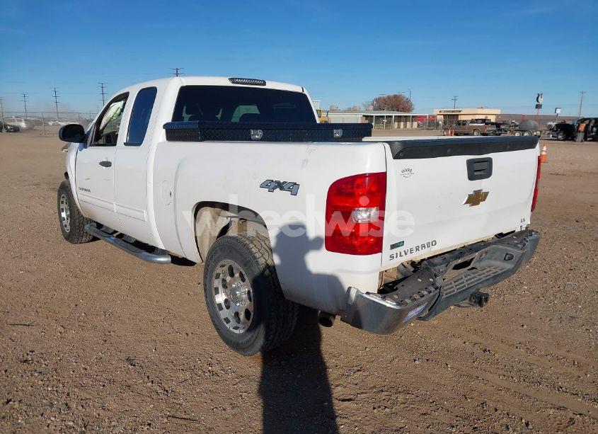Photo 3 of 2011 Chevrolet Silverado 1500 LS (VIN 1GCRKREA1BZ443862)