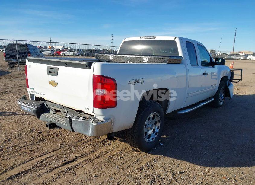 Photo 4 of 2011 Chevrolet Silverado 1500 LS (VIN 1GCRKREA1BZ443862)