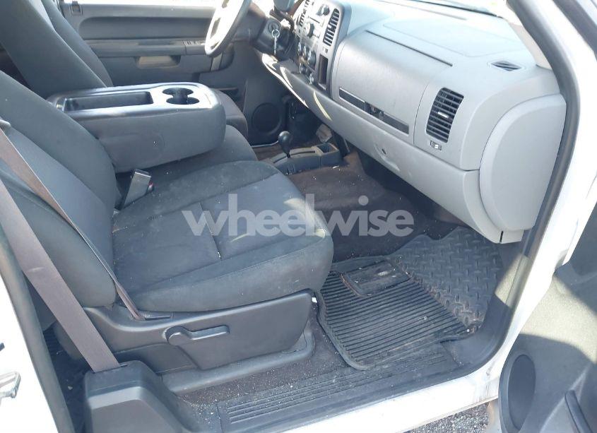 Photo 5 of 2011 Chevrolet Silverado 1500 LS (VIN 1GCRKREA1BZ443862)