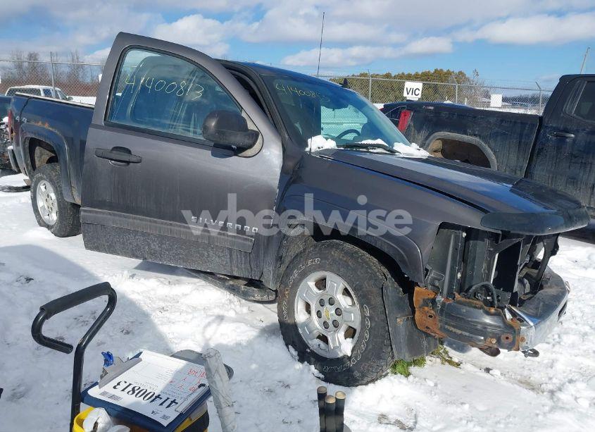2011 Chevrolet Silverado 1500 LS (VIN 1GCRKREA2BZ317834) main photo