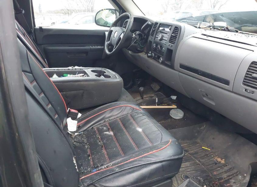 Photo 5 of 2011 Chevrolet Silverado 1500 LS (VIN 1GCRKREA3BZ211585)