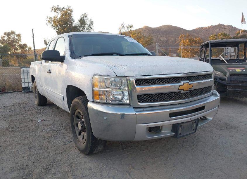 2013 Chevrolet Silverado 1500 LS (VIN 1GCRKREA3DZ157904) main photo