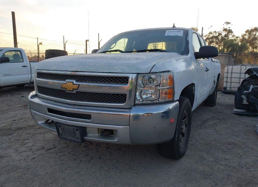 Photo 2 of 2013 Chevrolet Silverado 1500 LS (VIN 1GCRKREA3DZ157904)