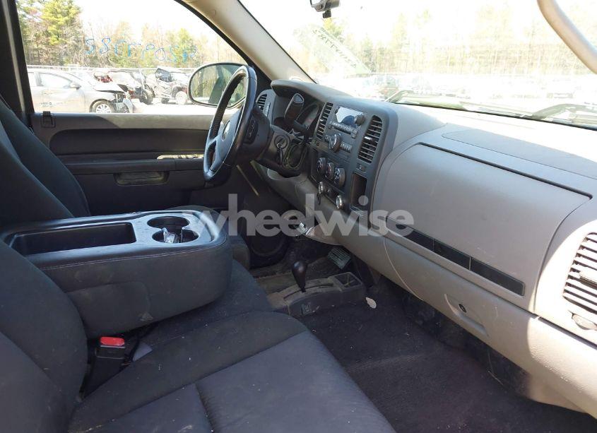 Photo 5 of 2011 Chevrolet Silverado 1500 LS (VIN 1GCRKREA5BZ210499)