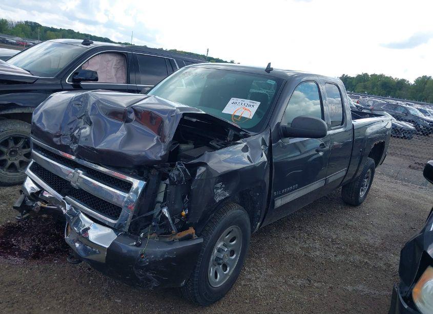 Photo 2 of 2011 Chevrolet Silverado 1500 LS (VIN 1GCRKREA6BZ227490)