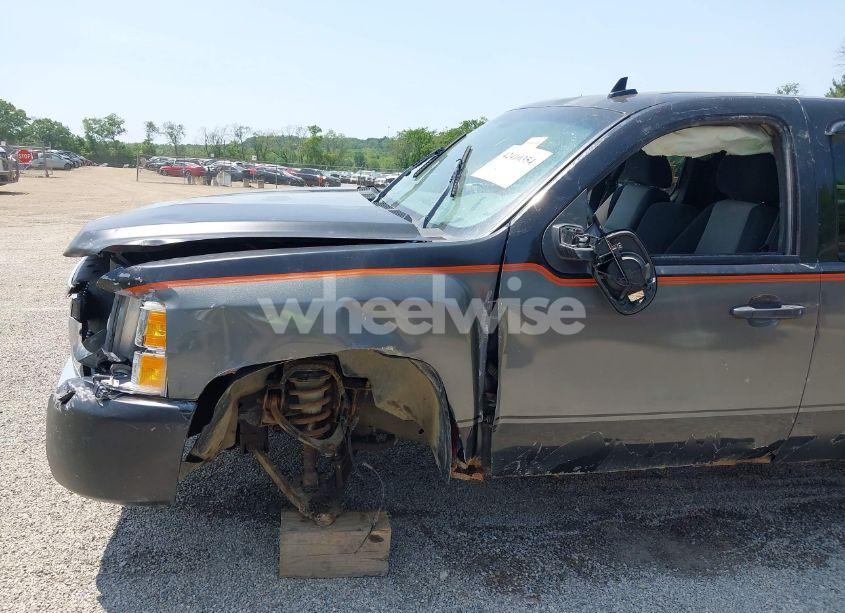 Photo 12 of 2011 Chevrolet Silverado 1500 LS (VIN 1GCRKREA6BZ342042)