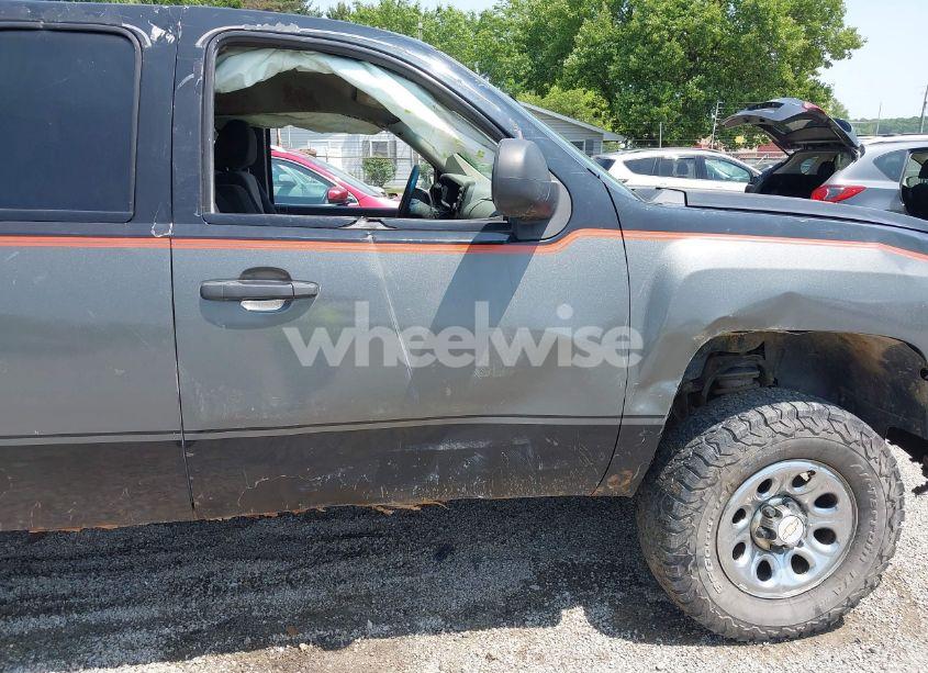 Photo 16 of 2011 Chevrolet Silverado 1500 LS (VIN 1GCRKREA6BZ342042)