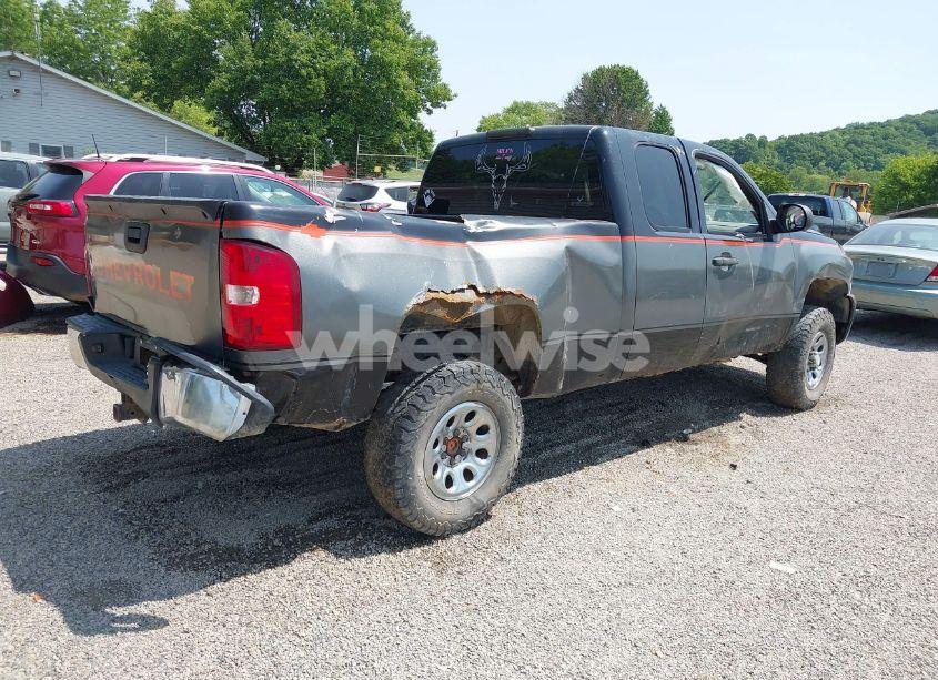 Photo 4 of 2011 Chevrolet Silverado 1500 LS (VIN 1GCRKREA6BZ342042)