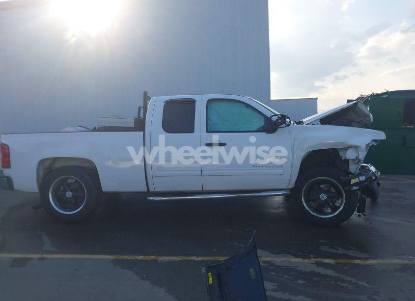 Photo 13 of 2011 Chevrolet Silverado 1500 LS (VIN 1GCRKREA6BZ464366)