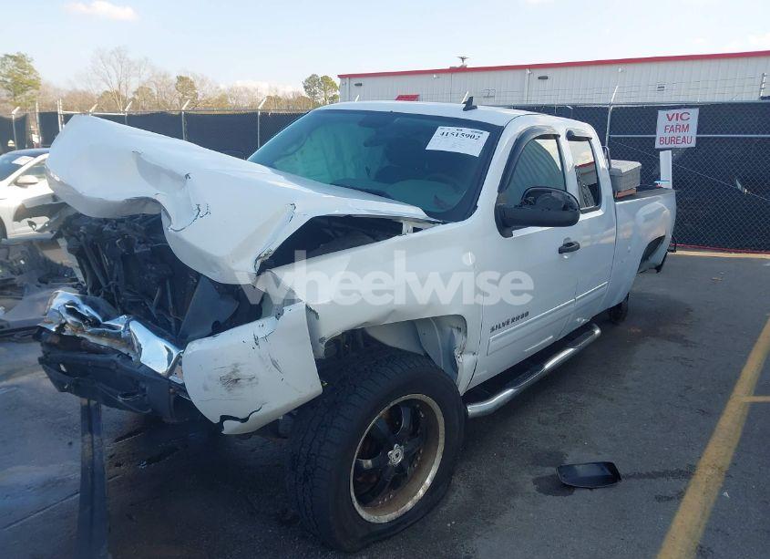 Photo 2 of 2011 Chevrolet Silverado 1500 LS (VIN 1GCRKREA6BZ464366)