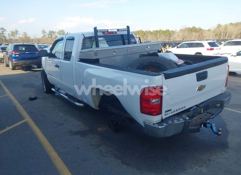Photo 3 of 2011 Chevrolet Silverado 1500 LS (VIN 1GCRKREA6BZ464366)
