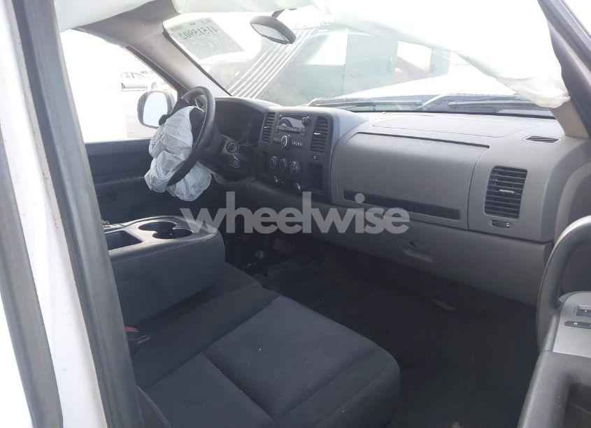 Photo 5 of 2011 Chevrolet Silverado 1500 LS (VIN 1GCRKREA6BZ464366)