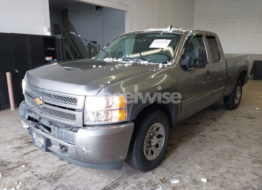 Photo 2 of 2012 Chevrolet Silverado 1500 LS (VIN 1GCRKREA6CZ345282)