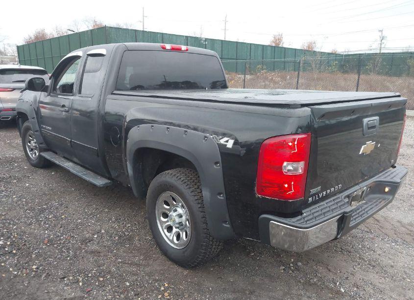 Photo 3 of 2011 Chevrolet Silverado 1500 LS (VIN 1GCRKREA8BZ154686)
