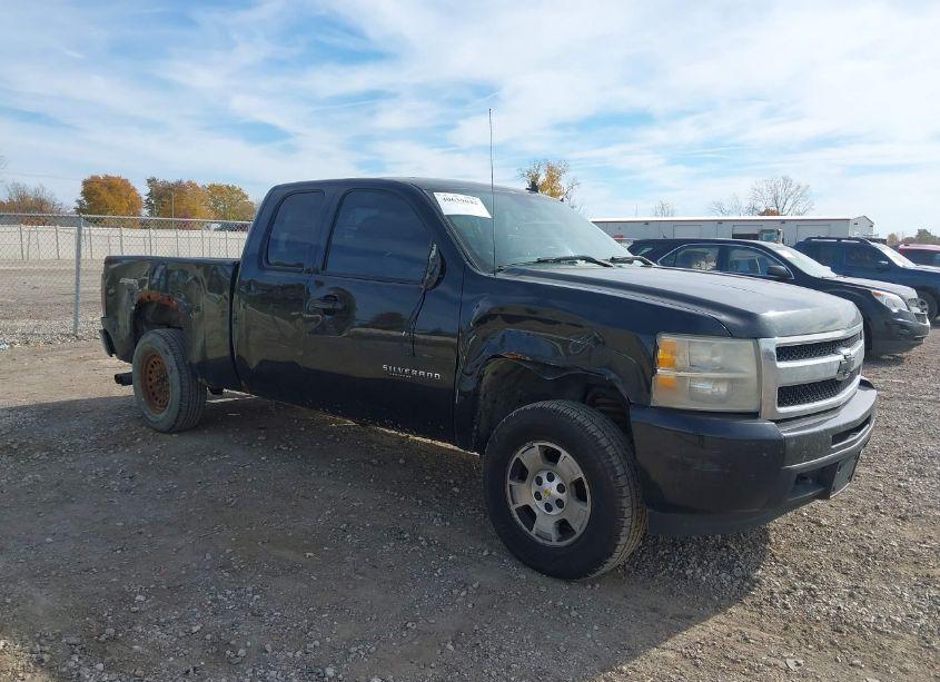2011 Chevrolet Silverado 1500 LS (VIN 1GCRKREA8BZ167552) main photo