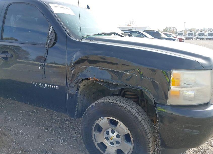 Photo 6 of 2011 Chevrolet Silverado 1500 LS (VIN 1GCRKREA8BZ167552)