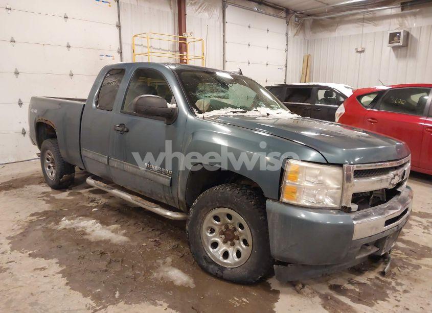 2011 Chevrolet Silverado 1500 LS (VIN 1GCRKREA9BZ164028) main photo