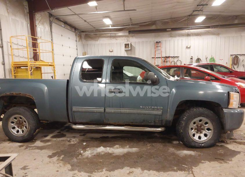Photo 13 of 2011 Chevrolet Silverado 1500 LS (VIN 1GCRKREA9BZ164028)