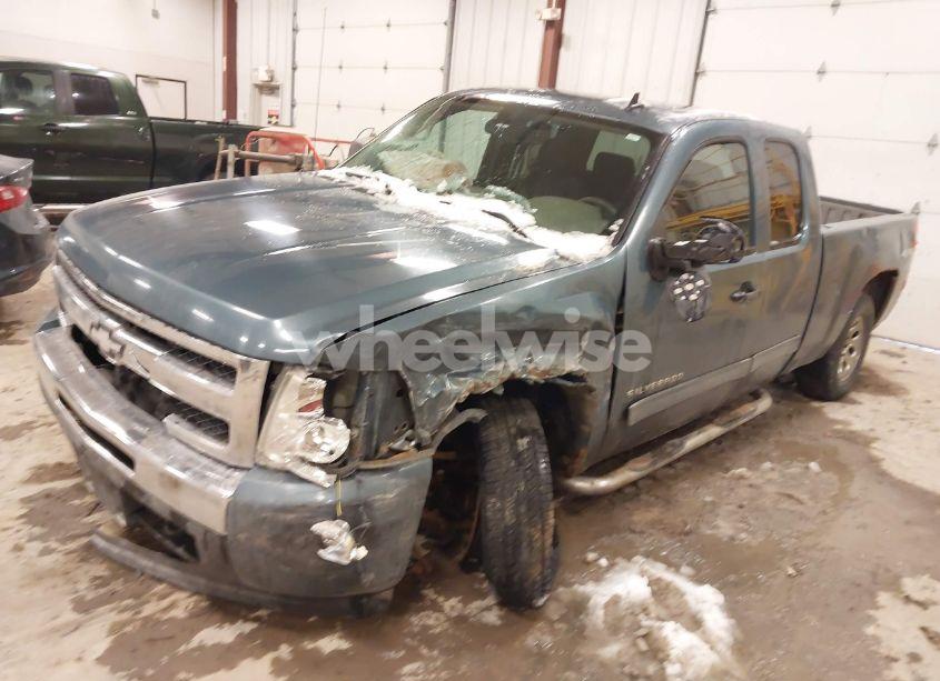 Photo 2 of 2011 Chevrolet Silverado 1500 LS (VIN 1GCRKREA9BZ164028)