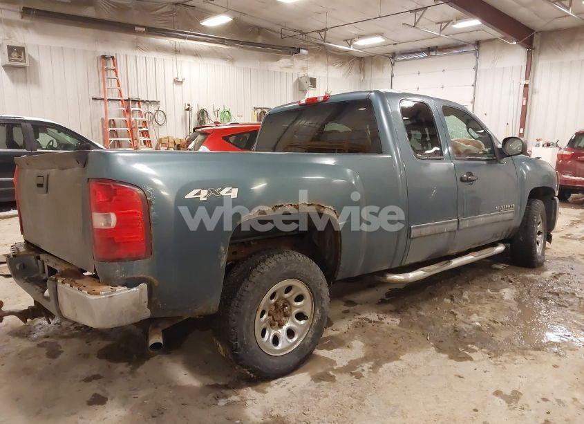 Photo 4 of 2011 Chevrolet Silverado 1500 LS (VIN 1GCRKREA9BZ164028)