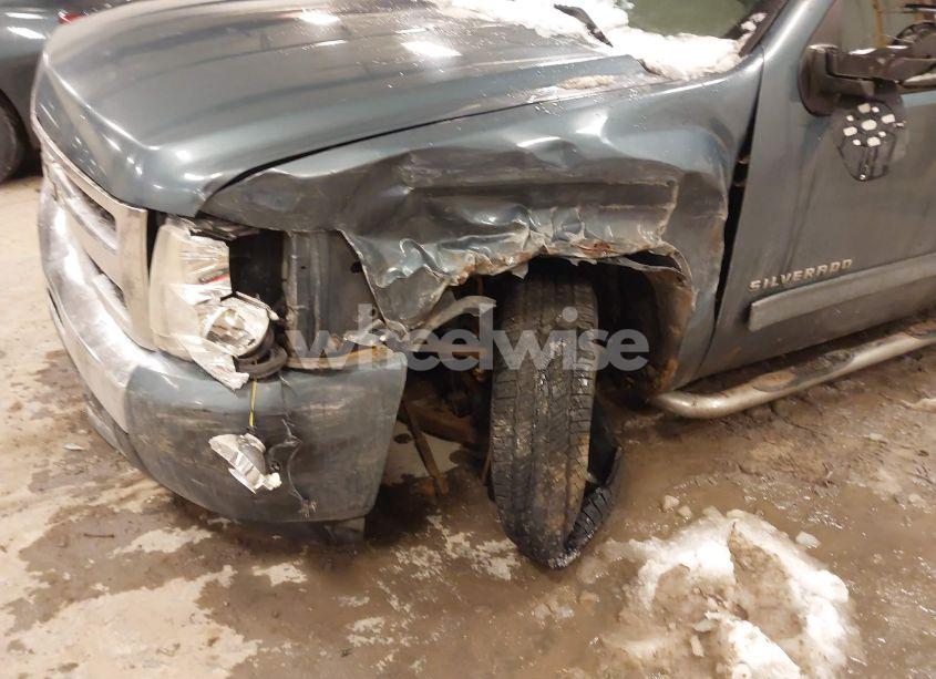 Photo 6 of 2011 Chevrolet Silverado 1500 LS (VIN 1GCRKREA9BZ164028)