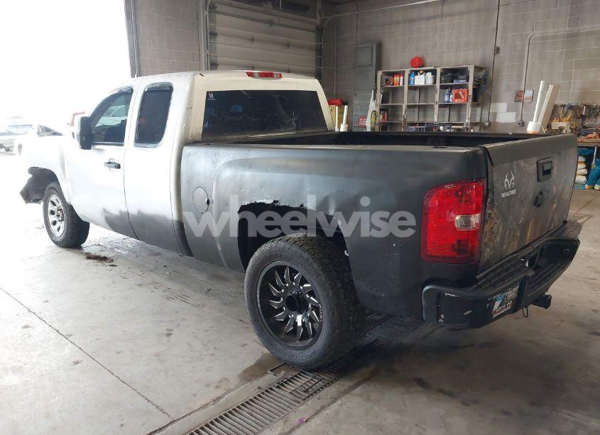 Photo 3 of 2012 Chevrolet Silverado 1500 LS (VIN 1GCRKREA9CZ324829)