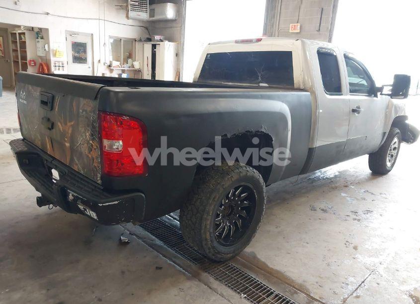 Photo 4 of 2012 Chevrolet Silverado 1500 LS (VIN 1GCRKREA9CZ324829)