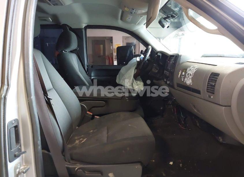 Photo 5 of 2012 Chevrolet Silverado 1500 LS (VIN 1GCRKREA9CZ324829)