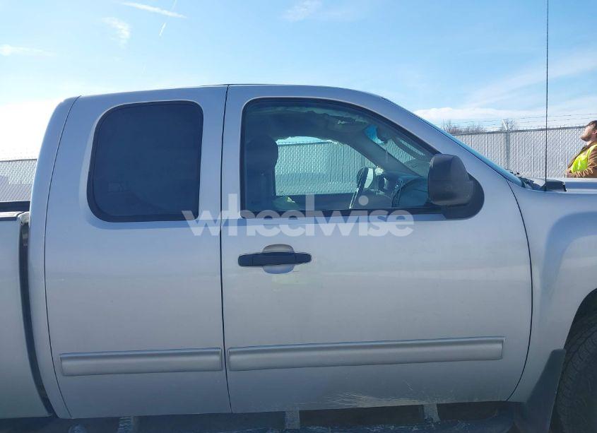 Photo 13 of 2011 Chevrolet Silverado 1500 LS (VIN 1GCRKREAXBZ153975)