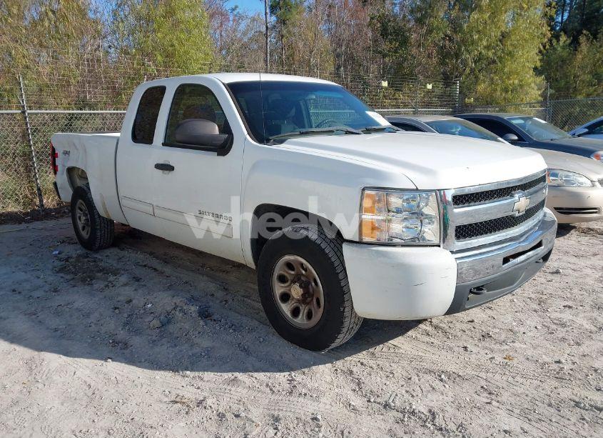 2011 Chevrolet Silverado 1500 LS (VIN 1GCRKREAXBZ286994) main photo
