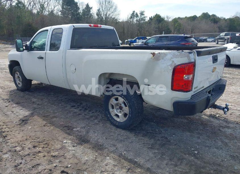 Photo 3 of 2011 Chevrolet Silverado 1500 LT (VIN 1GCRKSE01BZ264610)