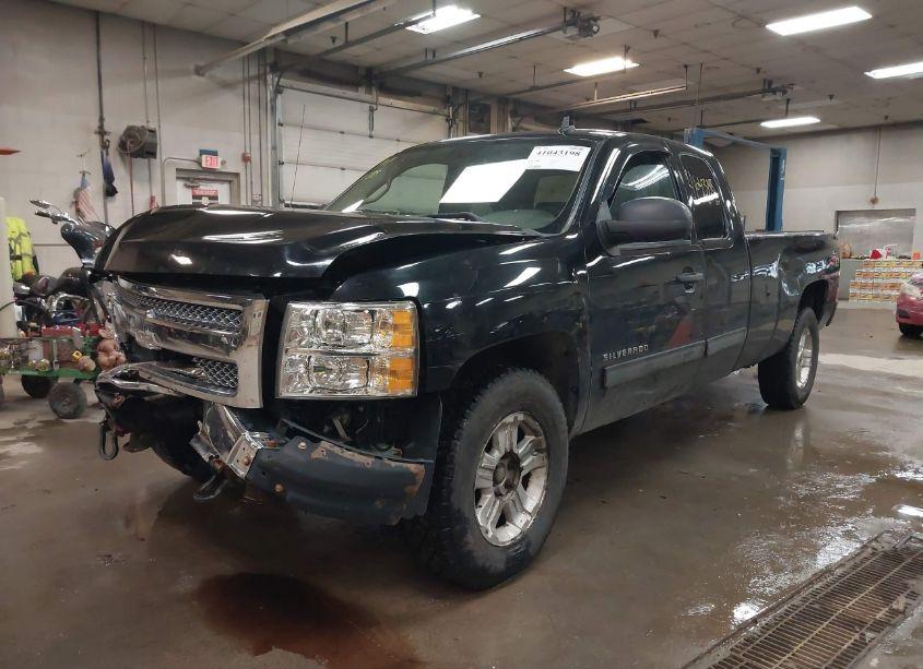 Photo 2 of 2013 Chevrolet Silverado 1500 LT (VIN 1GCRKSE01DZ239158)