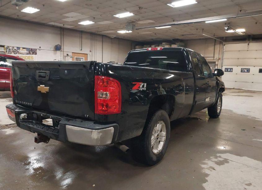 Photo 4 of 2013 Chevrolet Silverado 1500 LT (VIN 1GCRKSE01DZ239158)